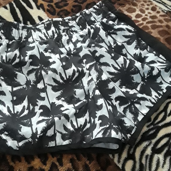 Short - Picture 3 of 3